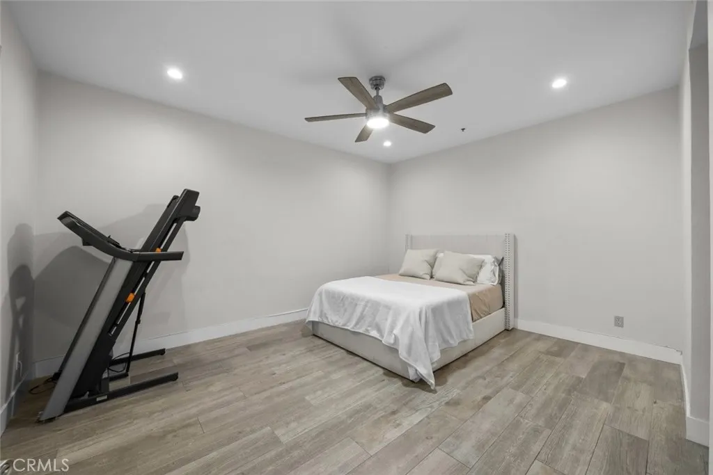 5350 White Oak Avenue 113, Encino, California 91316 home-pic-16