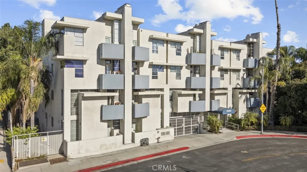 5350 White Oak Avenue 113, Encino, California 91316 home-pic-0