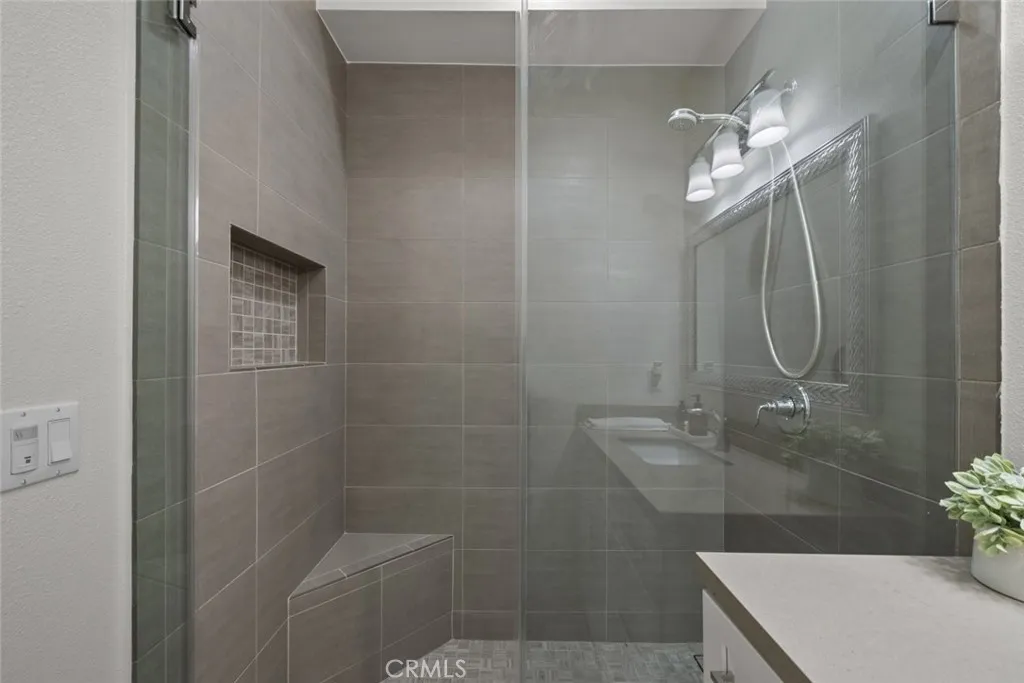 5350 White Oak Avenue 113, Encino, California 91316 home-pic-34
