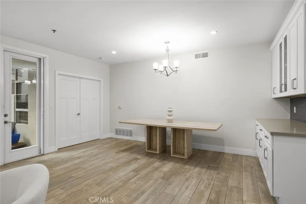 5350 White Oak Avenue 113, Encino, California 91316 home-pic-23