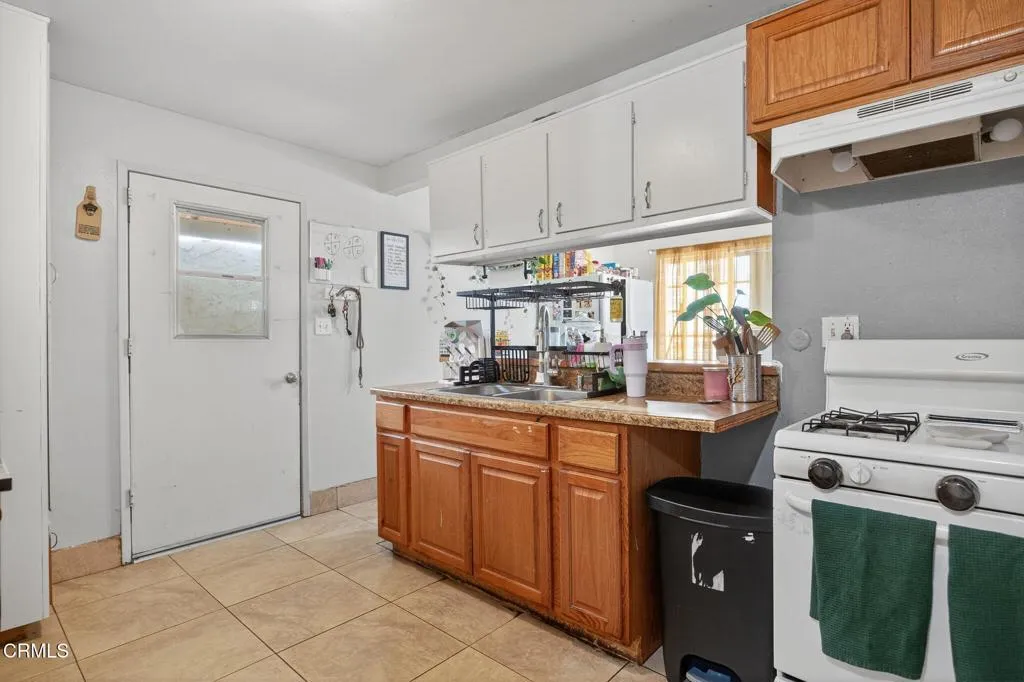 657 Sheridan Way, Ventura, California 93001 home-pic-37