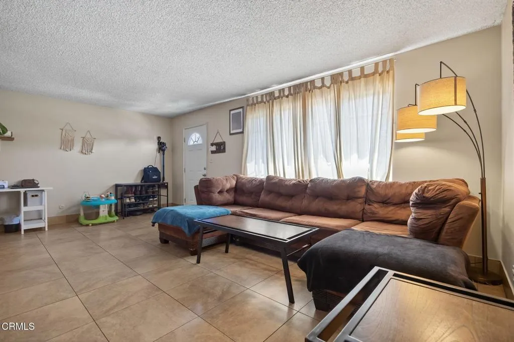 657 Sheridan Way, Ventura, California 93001 home-pic-43