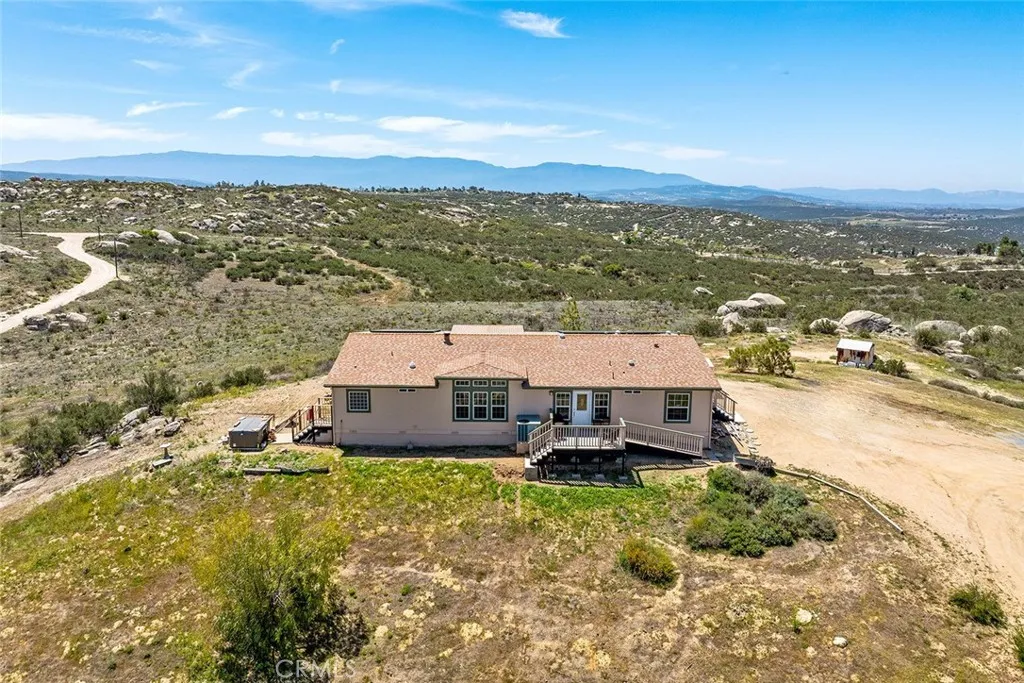 33425 Valerio Drive, Hemet, California 92544, 3 Bedrooms Bedrooms, ,3 BathroomsBathrooms,Residential,For Sale,Valerio,SW25198130