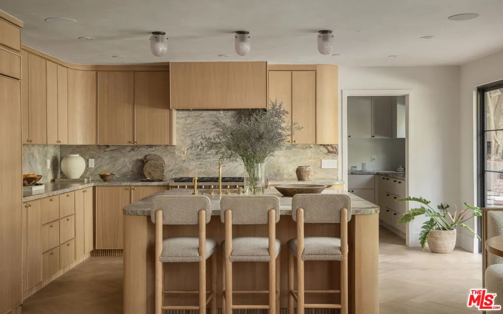 1364 Londonderry Place, Los Angeles, California 90069 home-pic-15
