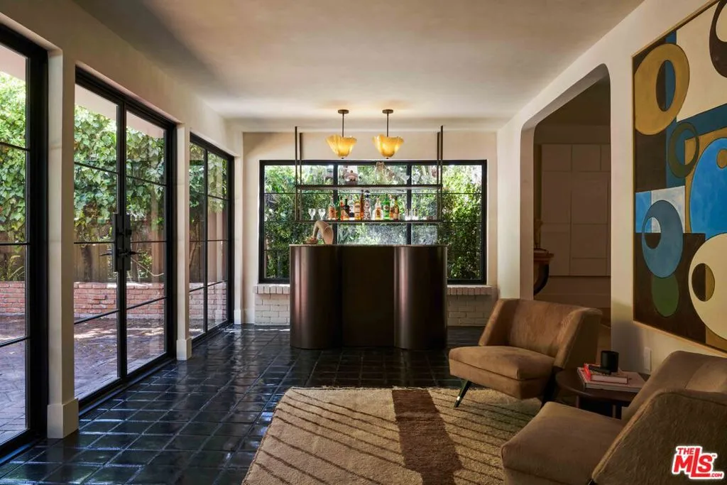 1364 Londonderry Place, Los Angeles, California 90069 home-pic-5