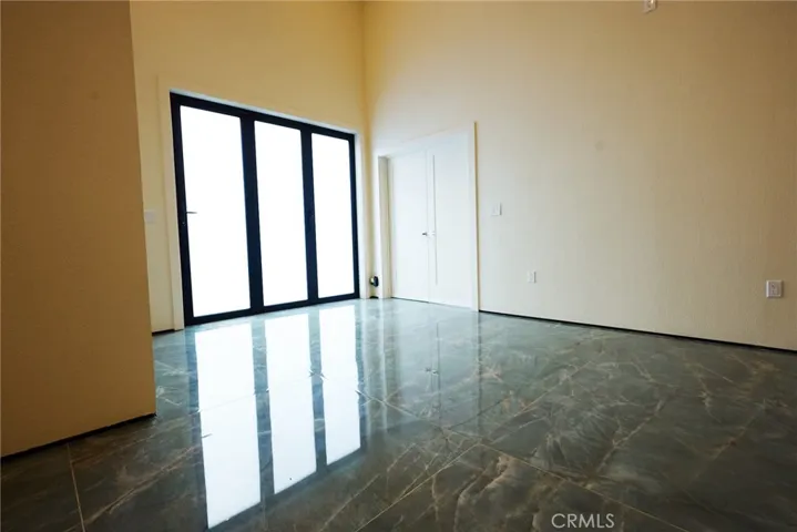 Deck windows w remote opaque effect