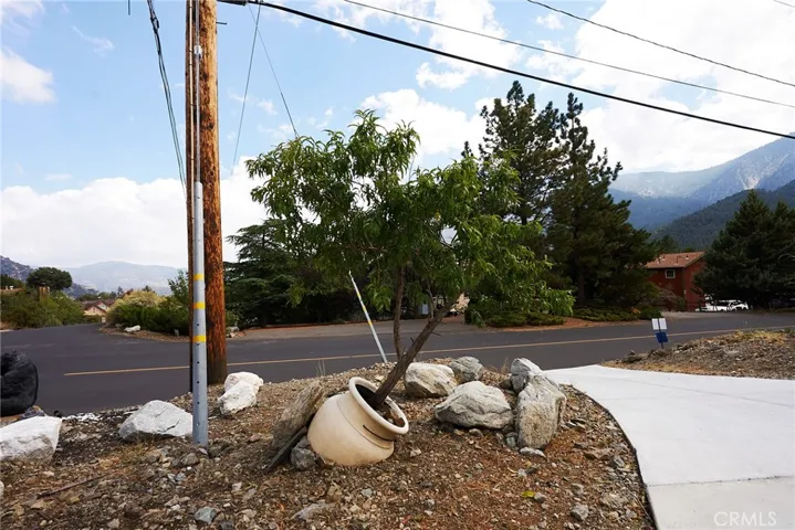 Island corner Arctic & Huron