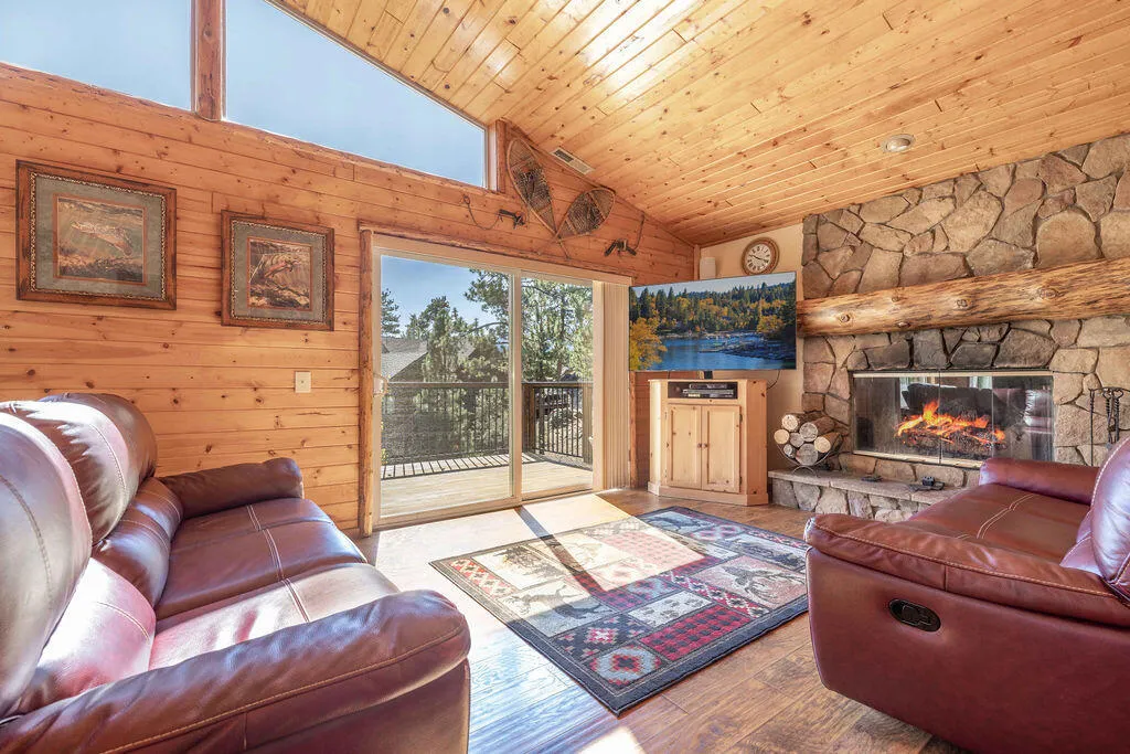 Livingroom1-
