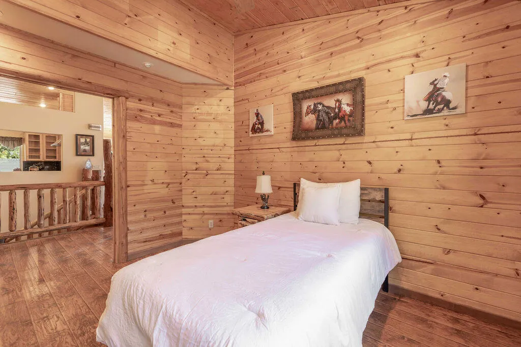 4thBedroom3-