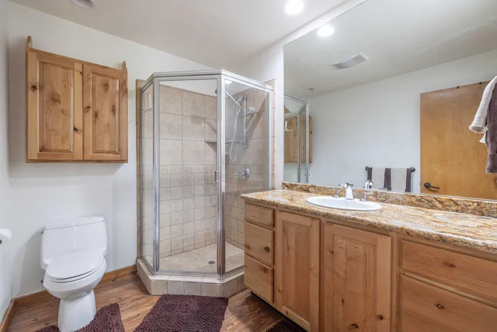 2ndBathroom1-8343