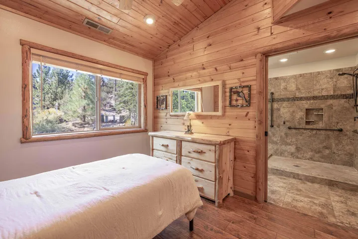 4thBedroom2-
