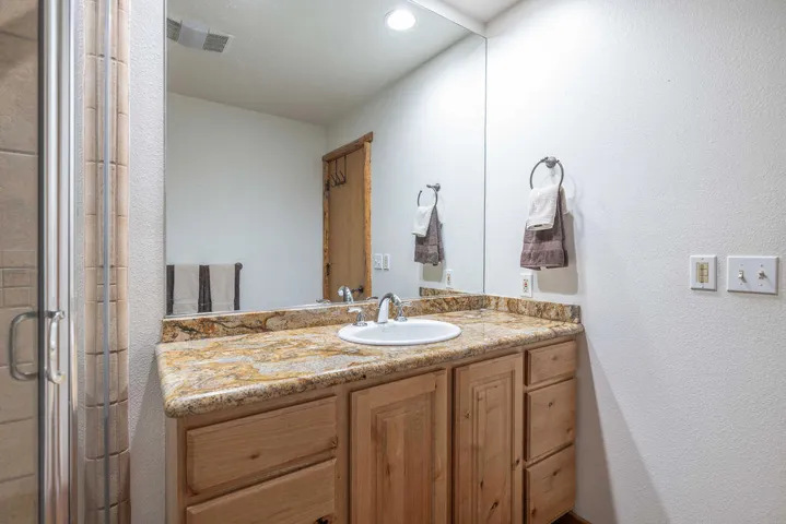 2ndBathroom2-8345