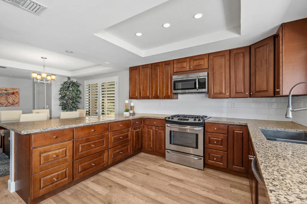 46 Conejo Circle, Palm Desert, California 92260 home-pic-9