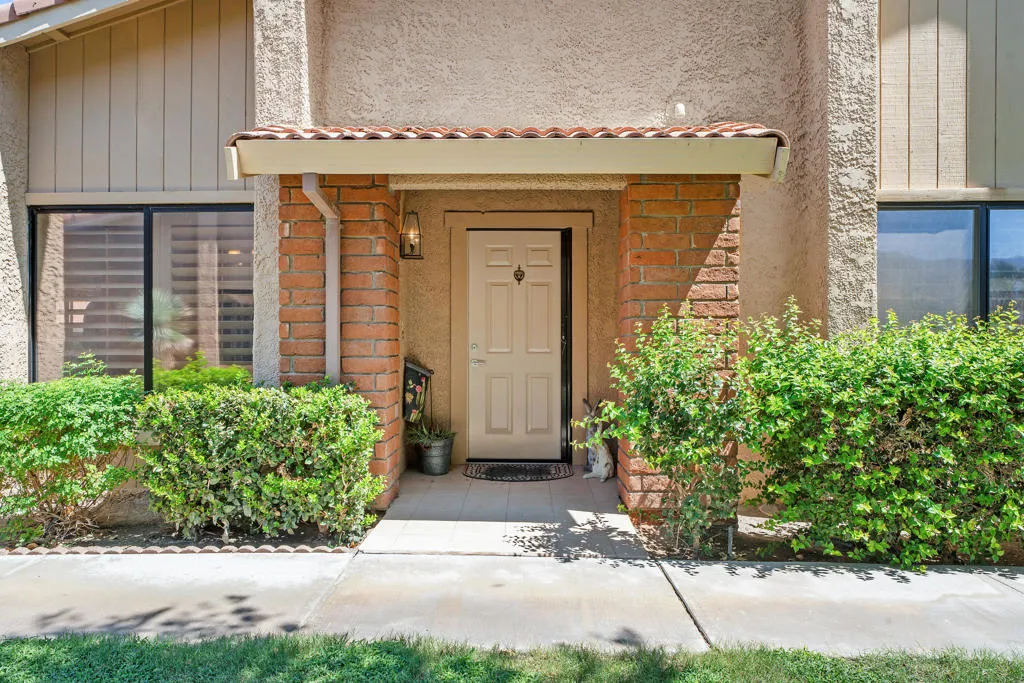 46 Conejo Circle, Palm Desert, California 92260 home-pic-35