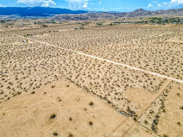 4687 Border Avenue, Joshua Tree, California 92252