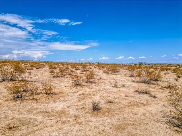 4687 Border Avenue, Joshua Tree, California 92252
