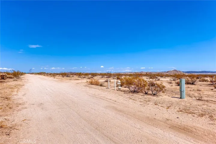 4687 Border Avenue, Joshua Tree, California 92252