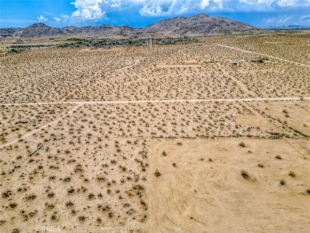 4687 Border Avenue, Joshua Tree, California 92252