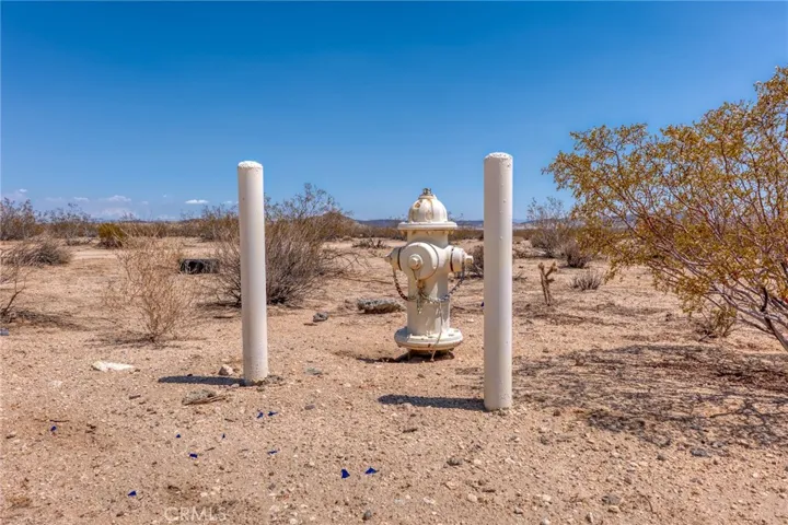 4687 Border Avenue, Joshua Tree, California 92252