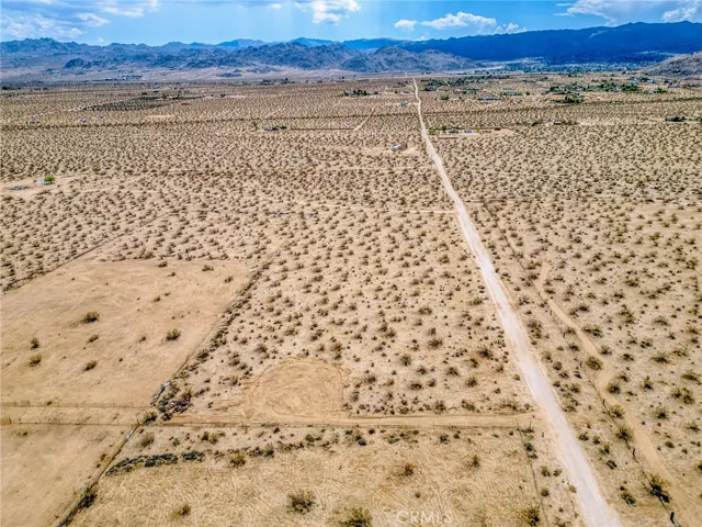 4687 Border Avenue, Joshua Tree, California 92252