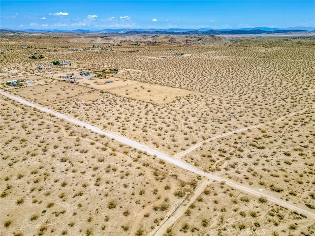 4687 Border Avenue, Joshua Tree, California 92252