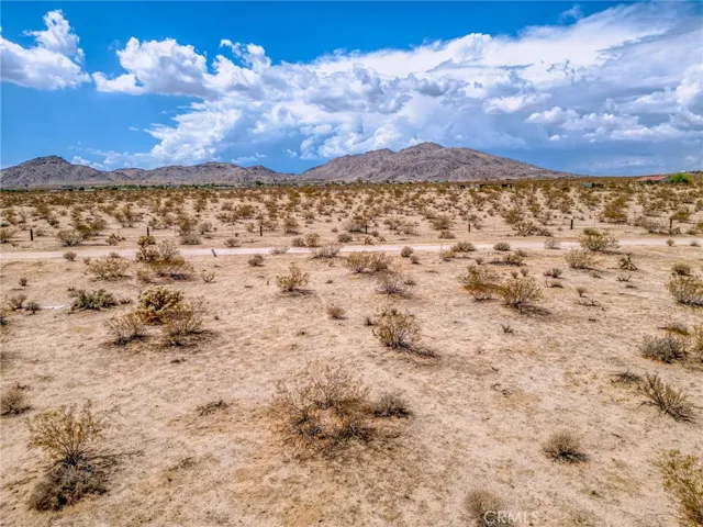 4687 Border Avenue, Joshua Tree, California 92252