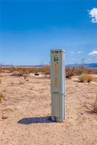 4687 Border Avenue, Joshua Tree, California 92252