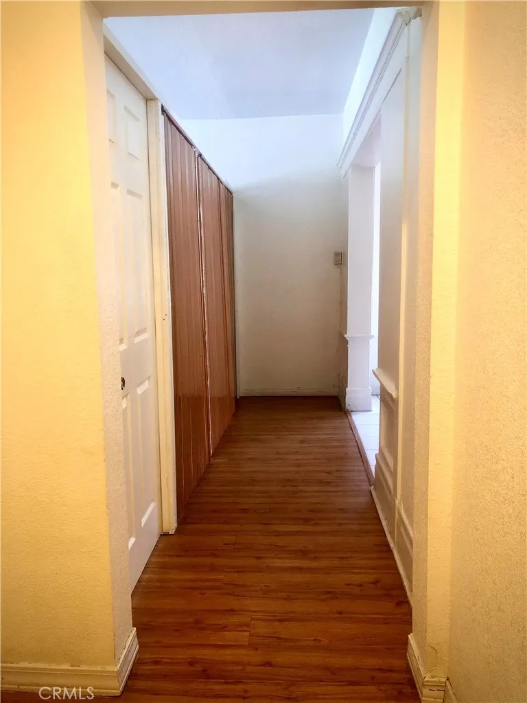 602 W 40th Place, Los Angeles, California 90037 home-pic-6