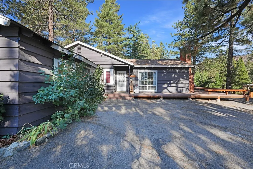 6234 Division Street, Wrightwood, California 92397 home-pic-6