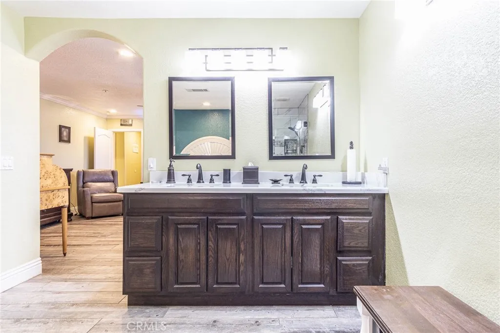 9735 Elsinore Road, Oak Hills, California 92344 home-pic-32