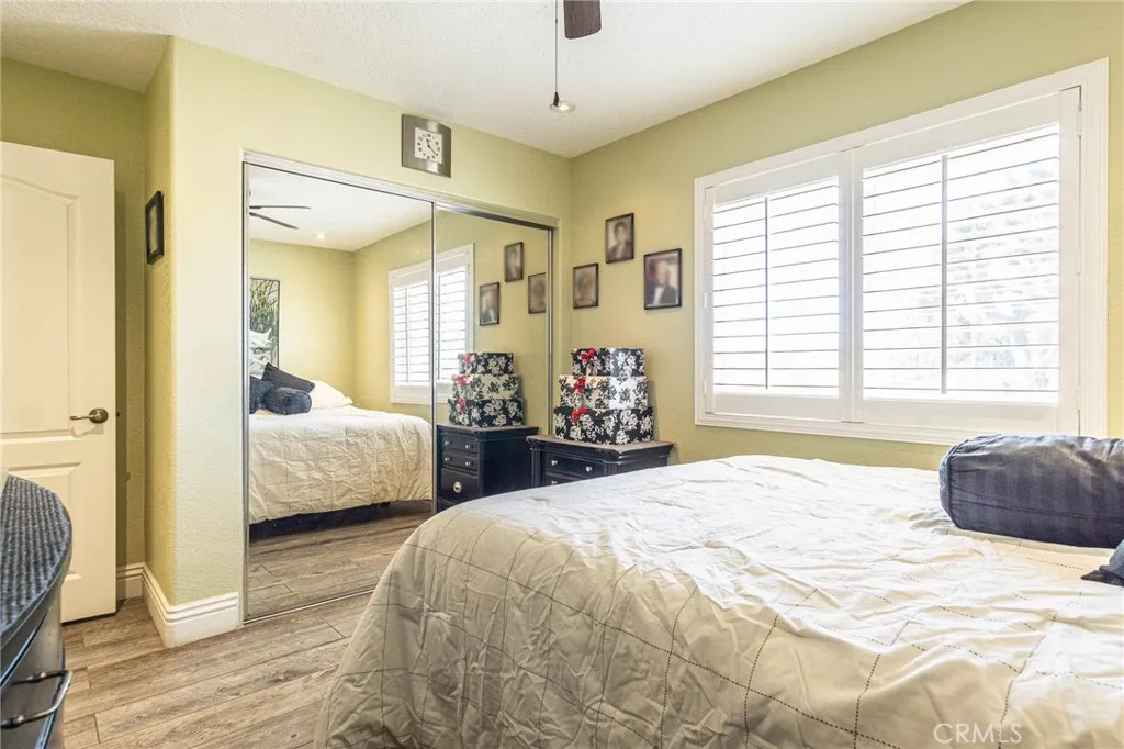 9735 Elsinore Road, Oak Hills, California 92344 home-pic-20