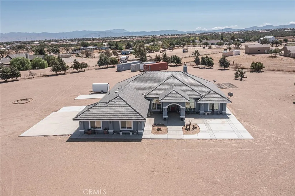 9735 Elsinore Road, Oak Hills, California 92344 home-pic-29