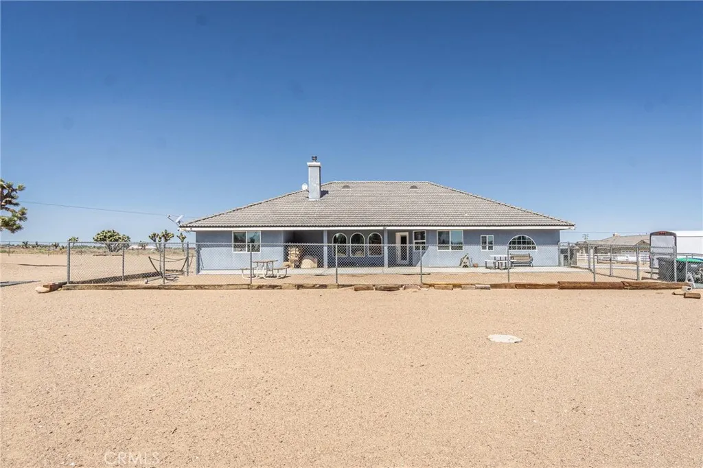 9735 Elsinore Road, Oak Hills, California 92344 home-pic-43