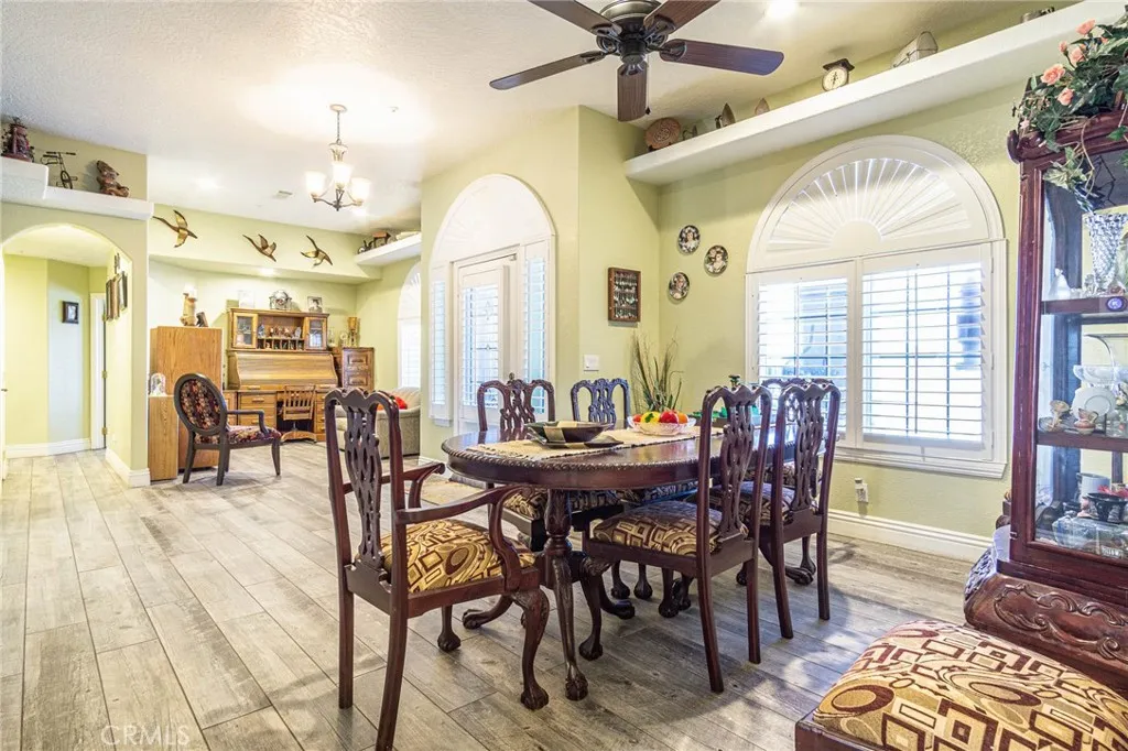 9735 Elsinore Road, Oak Hills, California 92344 home-pic-8