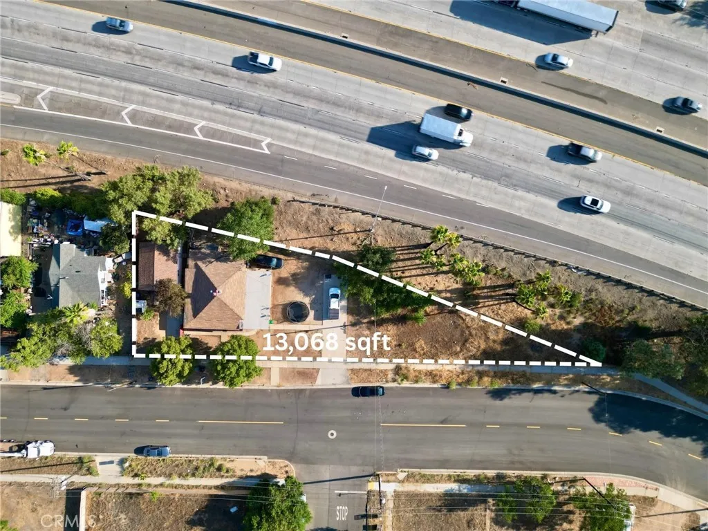 207 E 5th Street, Beaumont, California 92223 home-pic-1