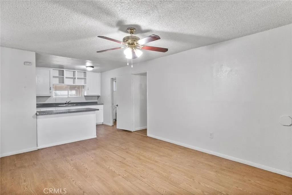 207 E 5th Street, Beaumont, California 92223 home-pic-33