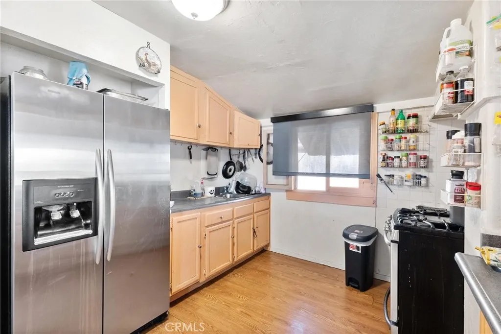 207 E 5th Street, Beaumont, California 92223 home-pic-14