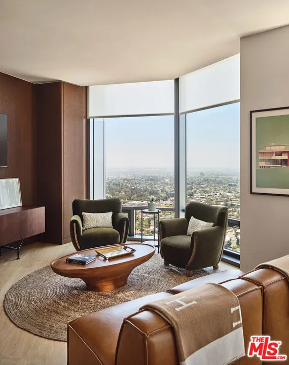 211 W Elm Court 14c, Los Angeles, California 90067 home-pic-1