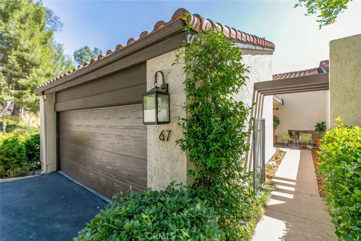 67 Penhill Court, Glendale, California 91206