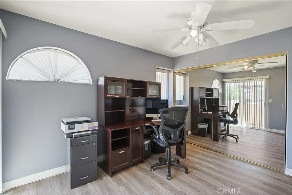 28345 Seco Canyon Road 97, Saugus, California 91390 home-pic-23