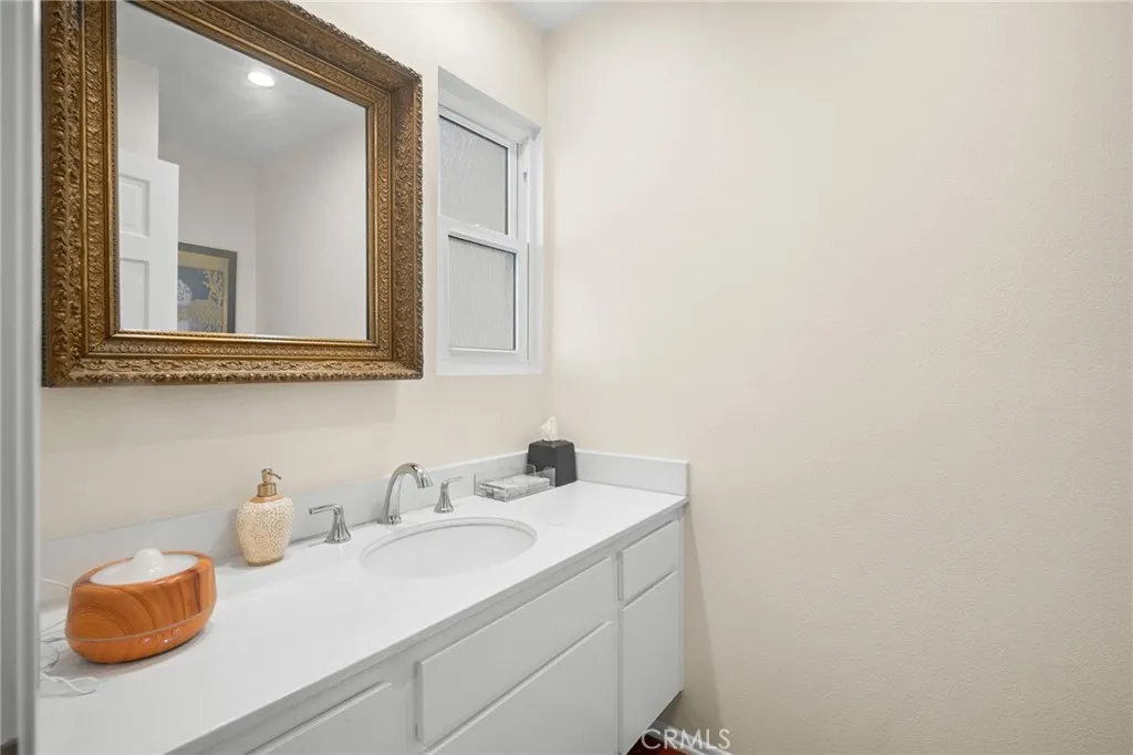 3015 Arrowhead Drive, Los Angeles, California 90068 home-pic-17