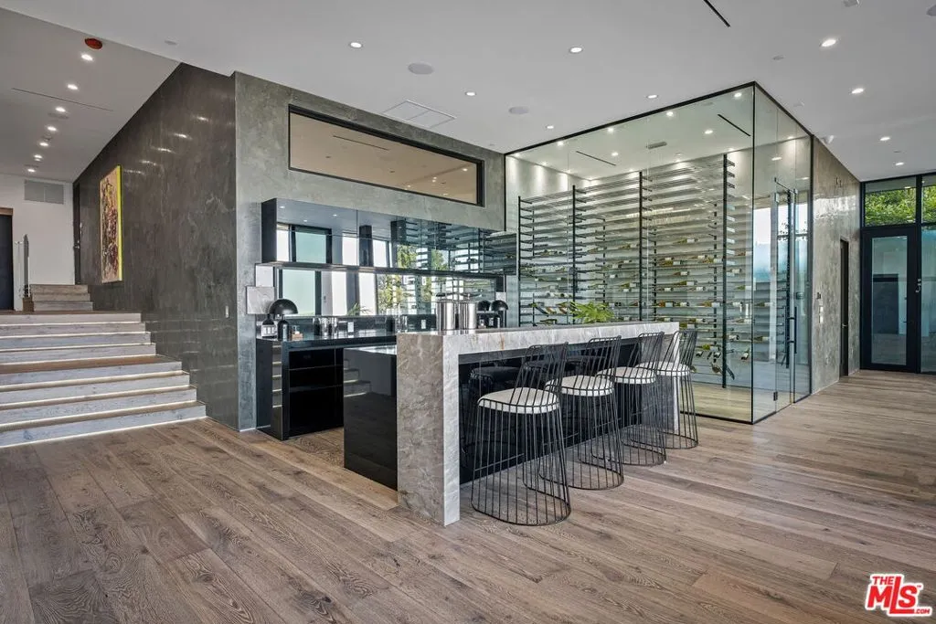 2304 Donella Circle, Los Angeles, California 90077 home-pic-10