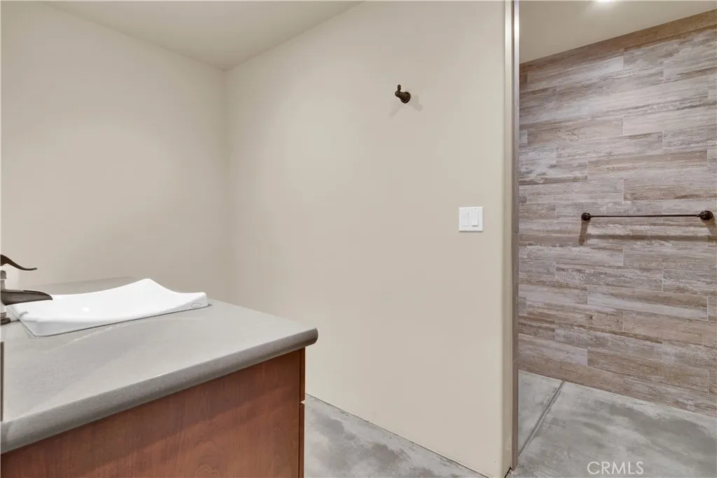 8820 Cantinas Point, Bradley, California 93426 home-pic-62