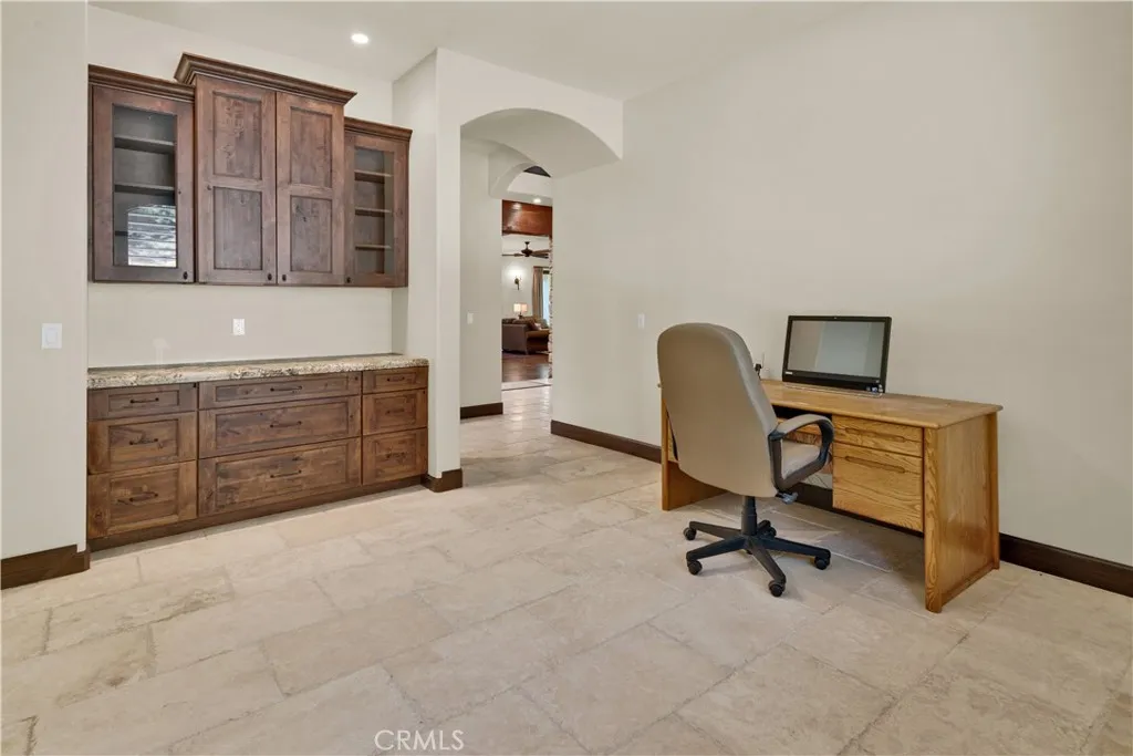 8820 Cantinas Point, Bradley, California 93426 home-pic-20