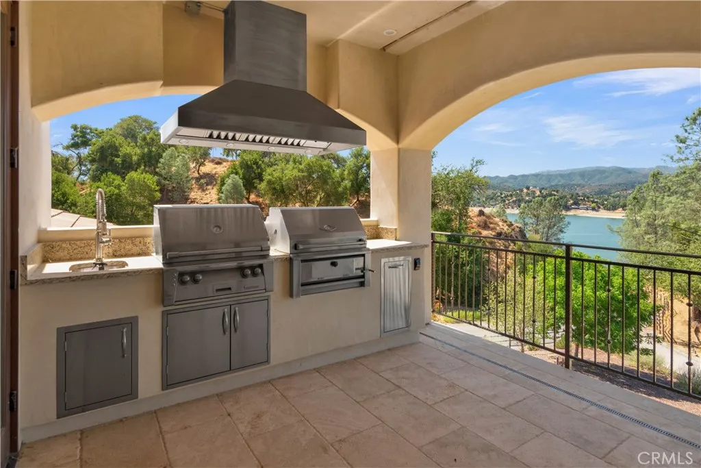 8820 Cantinas Point, Bradley, California 93426 home-pic-55
