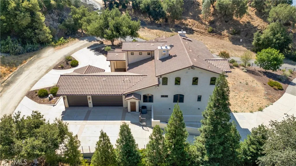 8820 Cantinas Point, Bradley, California 93426 home-pic-4