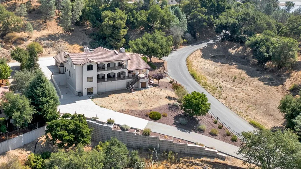 8820 Cantinas Point, Bradley, California 93426 home-pic-8