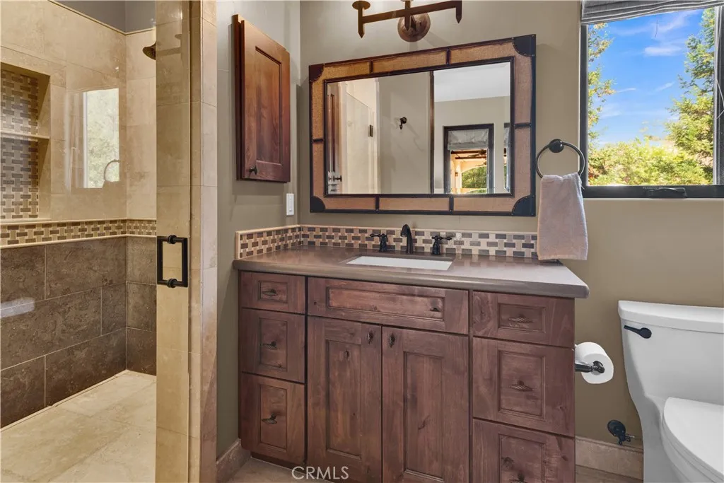 8820 Cantinas Point, Bradley, California 93426 home-pic-31