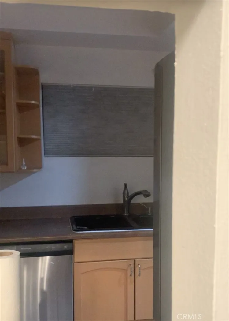 1758 E 2nd Street 204, Long Beach, California 90802 home-pic-3