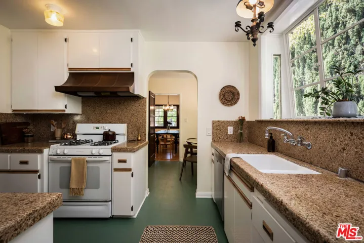 126 S San Marino Avenue, Pasadena, California 91107